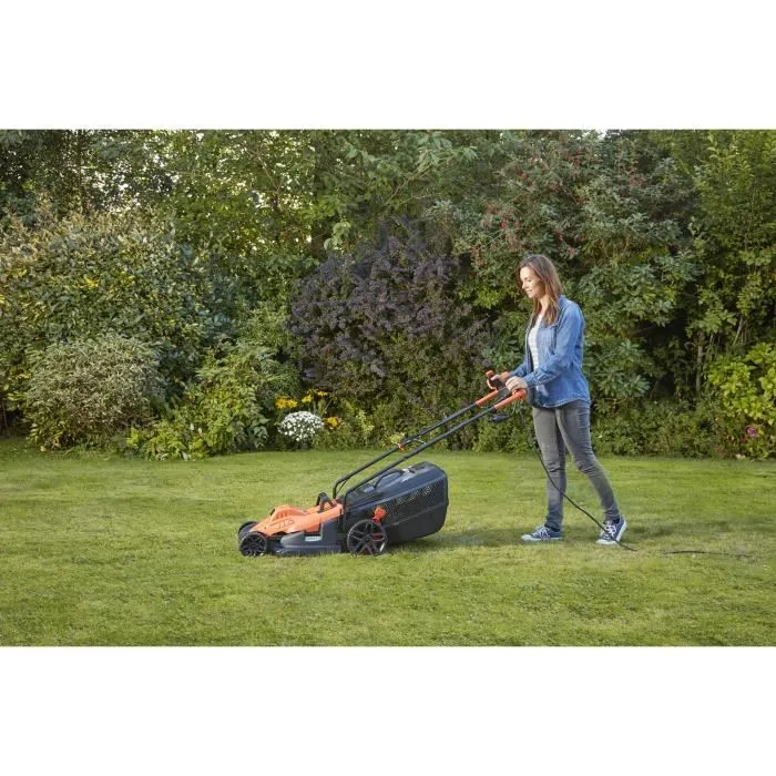 black-decker-tondeuse-a-gazon-electrique-filaire-1-1.webp
