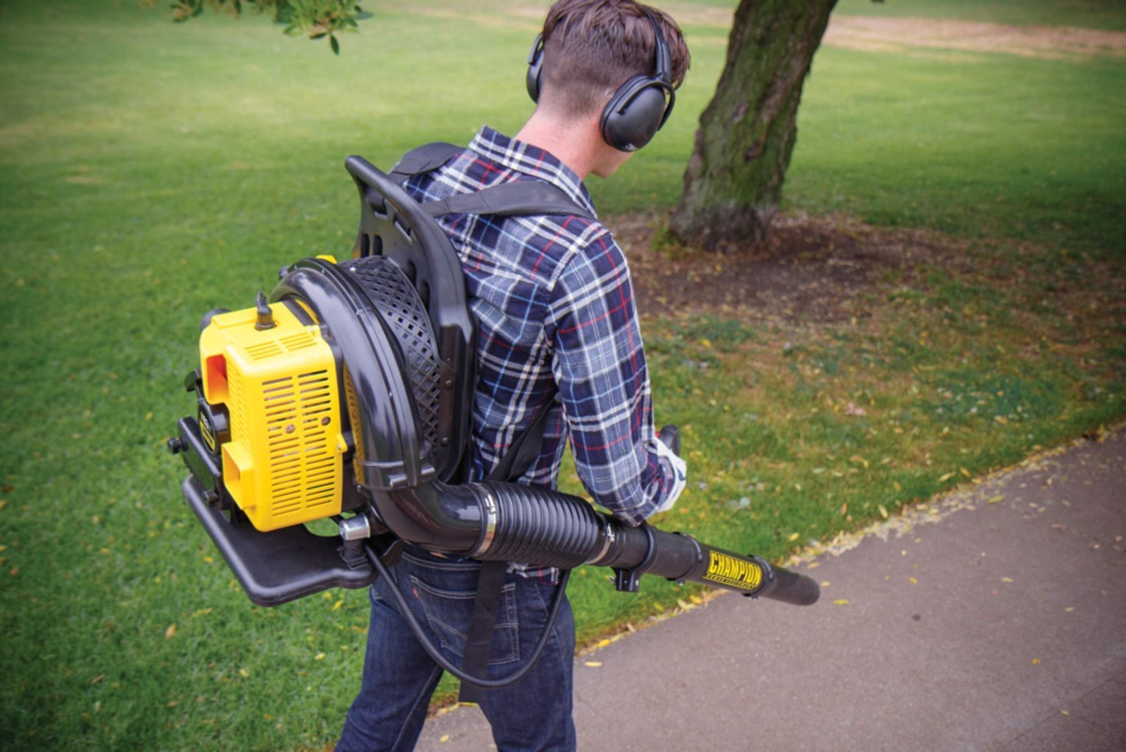champion-63-3cc-backpack-blower-79e320ec-529a-47bf-8eaf-017c6f30eb5c.jpg