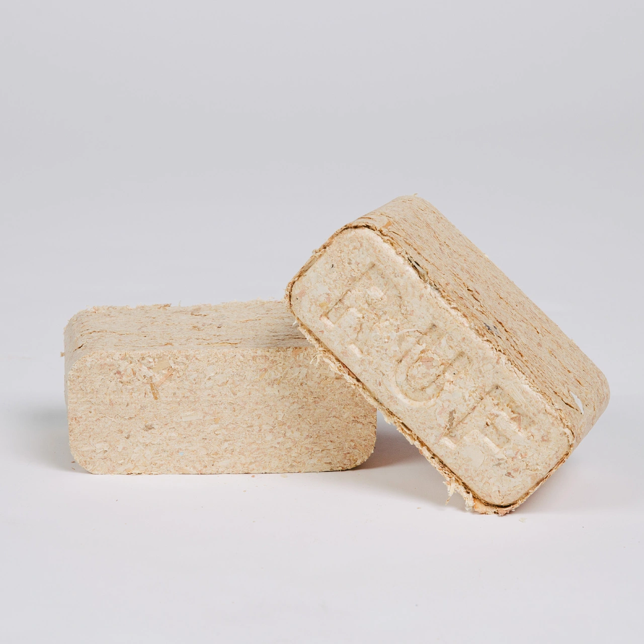 holzbriketts-eckig-ruf-hello-heat-1.webp